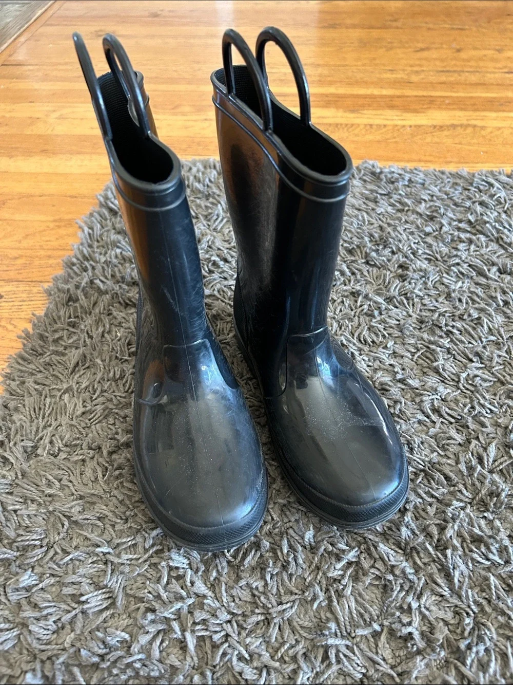 Kids Unisex Black Rain Boots with Easy Pull Handles Size 1